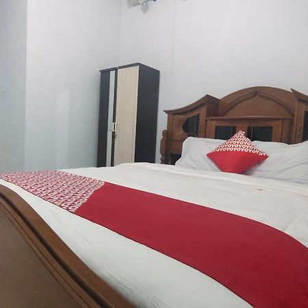 โอโย 90157 กริยา อันดอน ซาเรียห์ Hotel จิเรบอน ภายนอก รูปภาพ